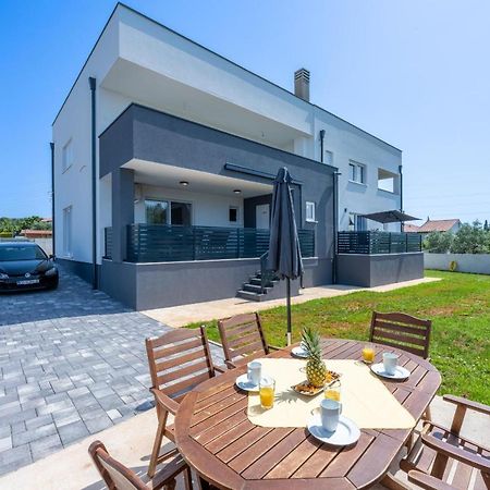 Domus Alba Apartments Pula Bagian luar foto