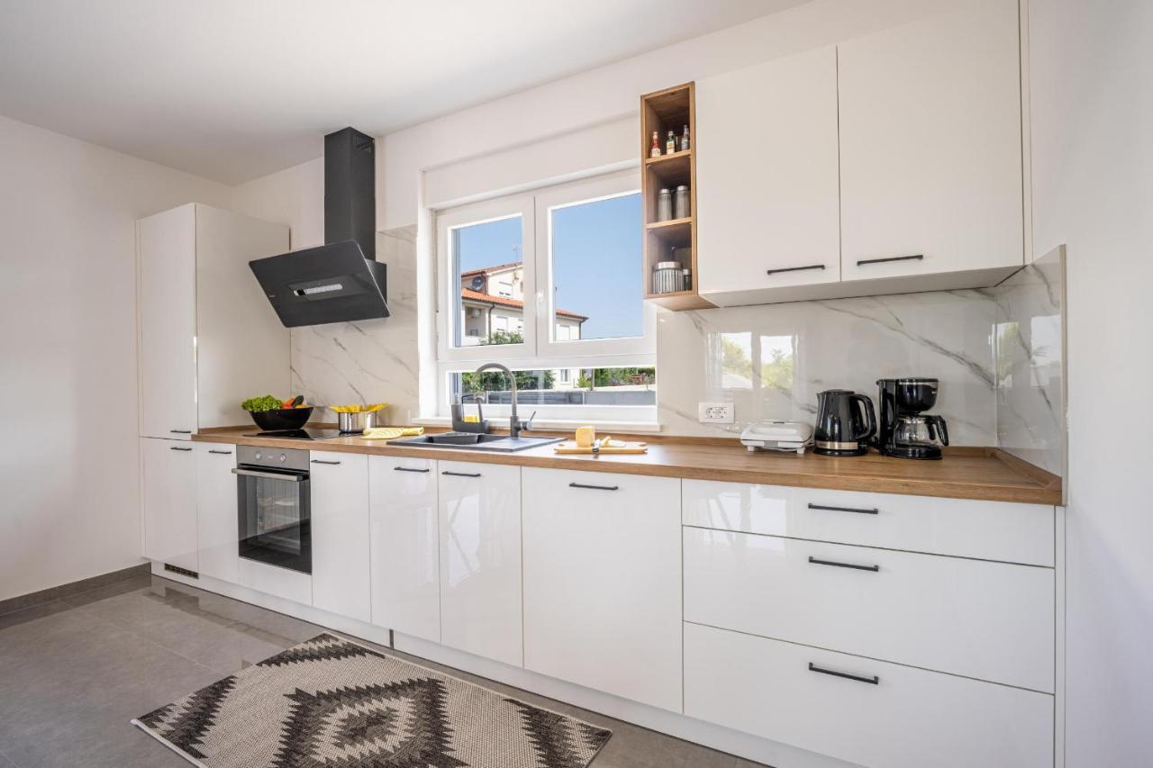 Domus Alba Apartments Pula Bagian luar foto