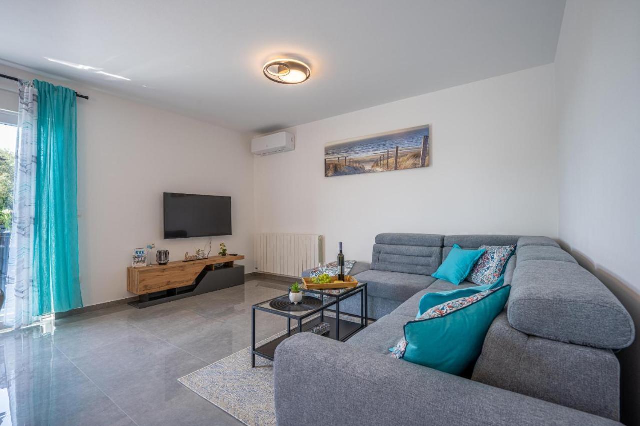 Domus Alba Apartments Pula Bagian luar foto