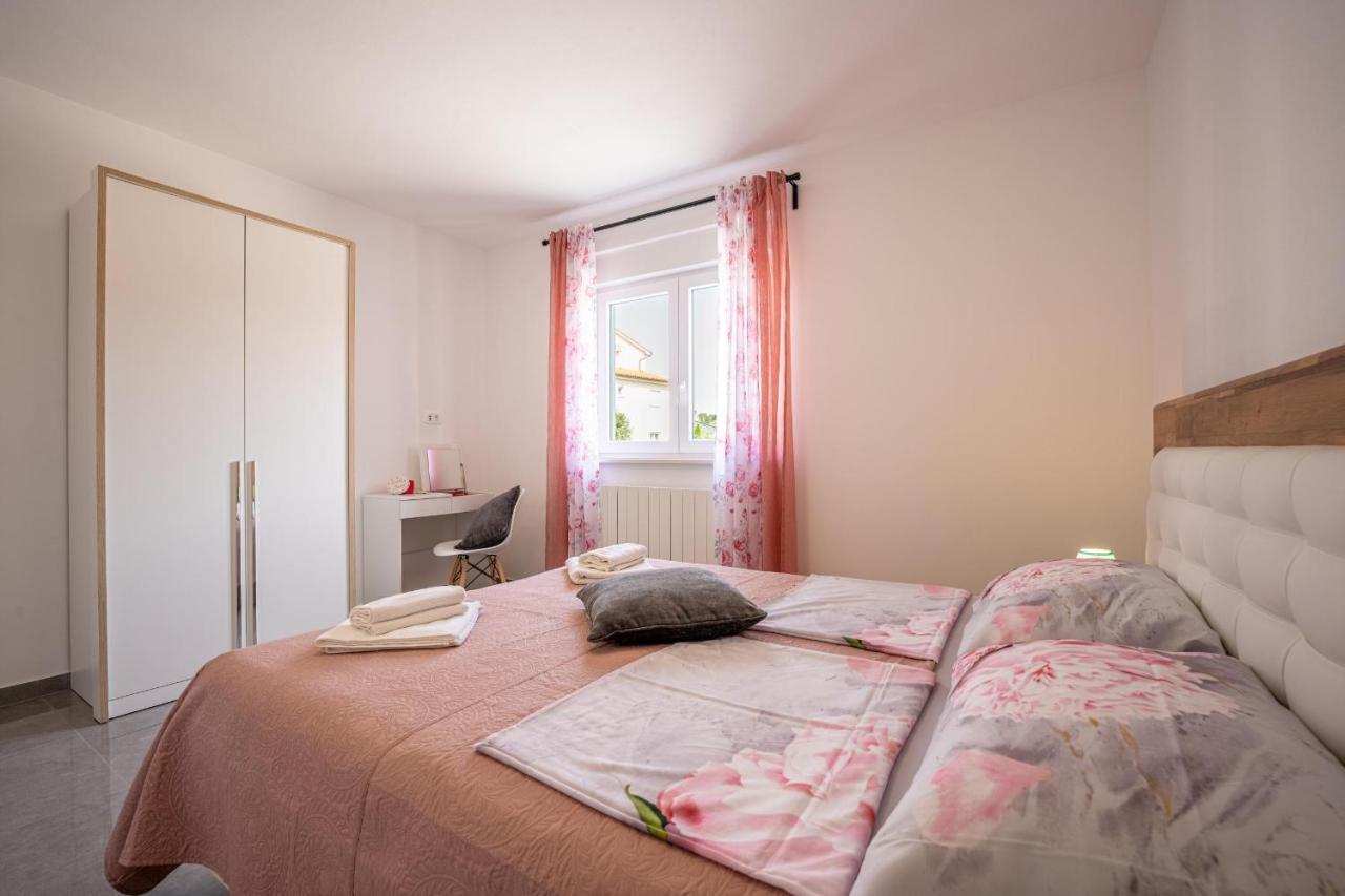 Domus Alba Apartments Pula Bagian luar foto