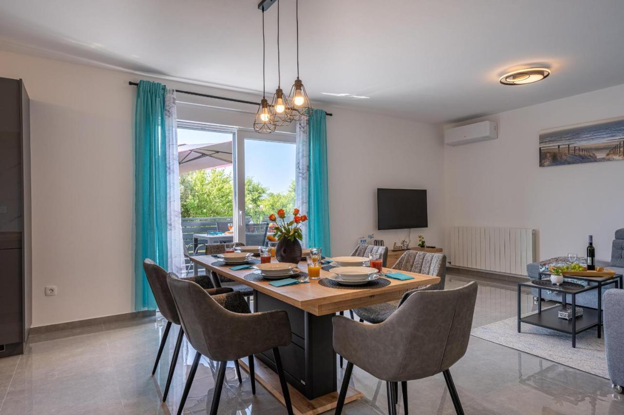 Domus Alba Apartments Pula Bagian luar foto