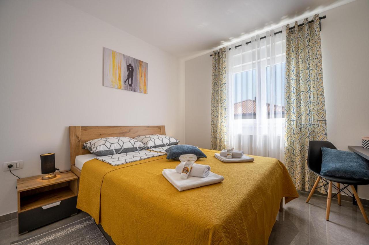 Domus Alba Apartments Pula Bagian luar foto